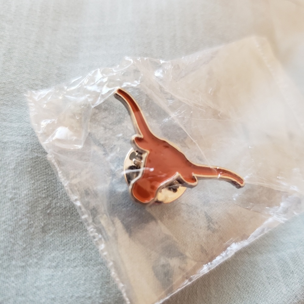 Enamel pin longhorns University of Texas at Austin